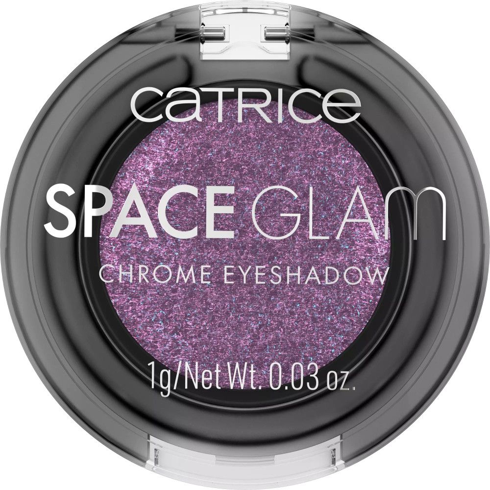 Runder Lidschatten-Tiegel, lila Farbton. Schwarzer Deckel mit Schriftzug: Catrice, Space Glam, Chrome Eyeshadow. 1g/0.03 oz.