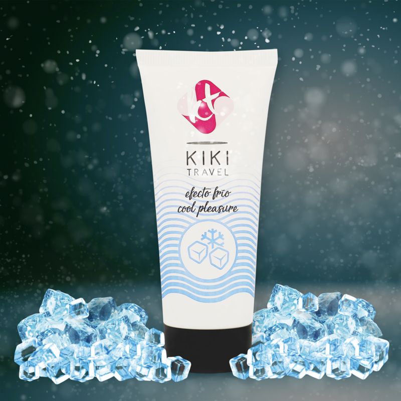 Weiße Tube mit KIKI TRAVEL Logo und Schriftzug „efecto frio cool pleasure“. Eiswürfel-Grafik. Eiswürfel-Haufen.
