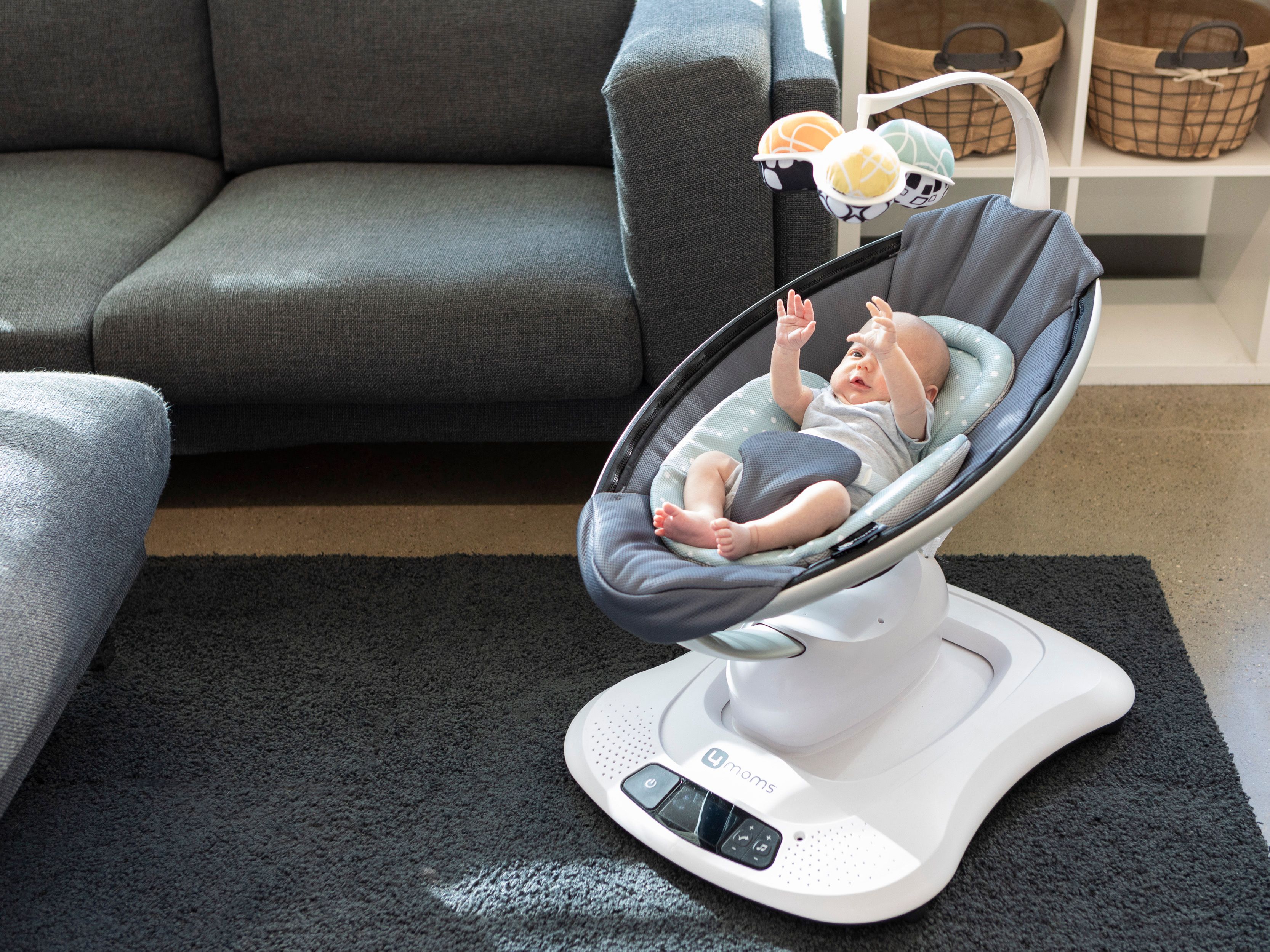 mamaRoo® 4 elektrische Babywippe mit Musik, cool mesh