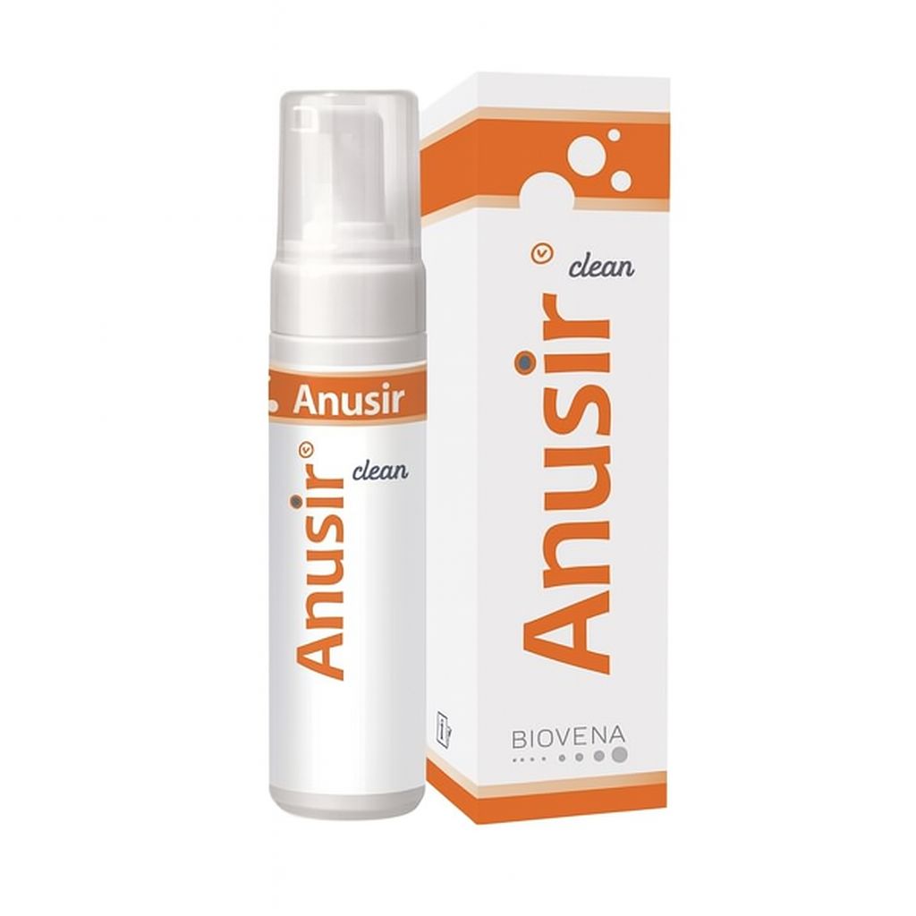 Weißes Sprühfläschchen und Karton mit orangefarbenen Akzenten. Aufschrift "Anusir clean" und "Biovena".