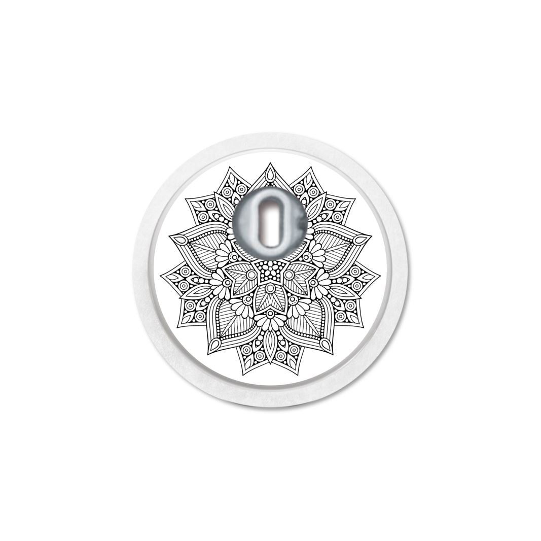 Runder Aufkleber mit Mandala-Muster und Sensor in der Mitte. Schwarz-weißes Design.