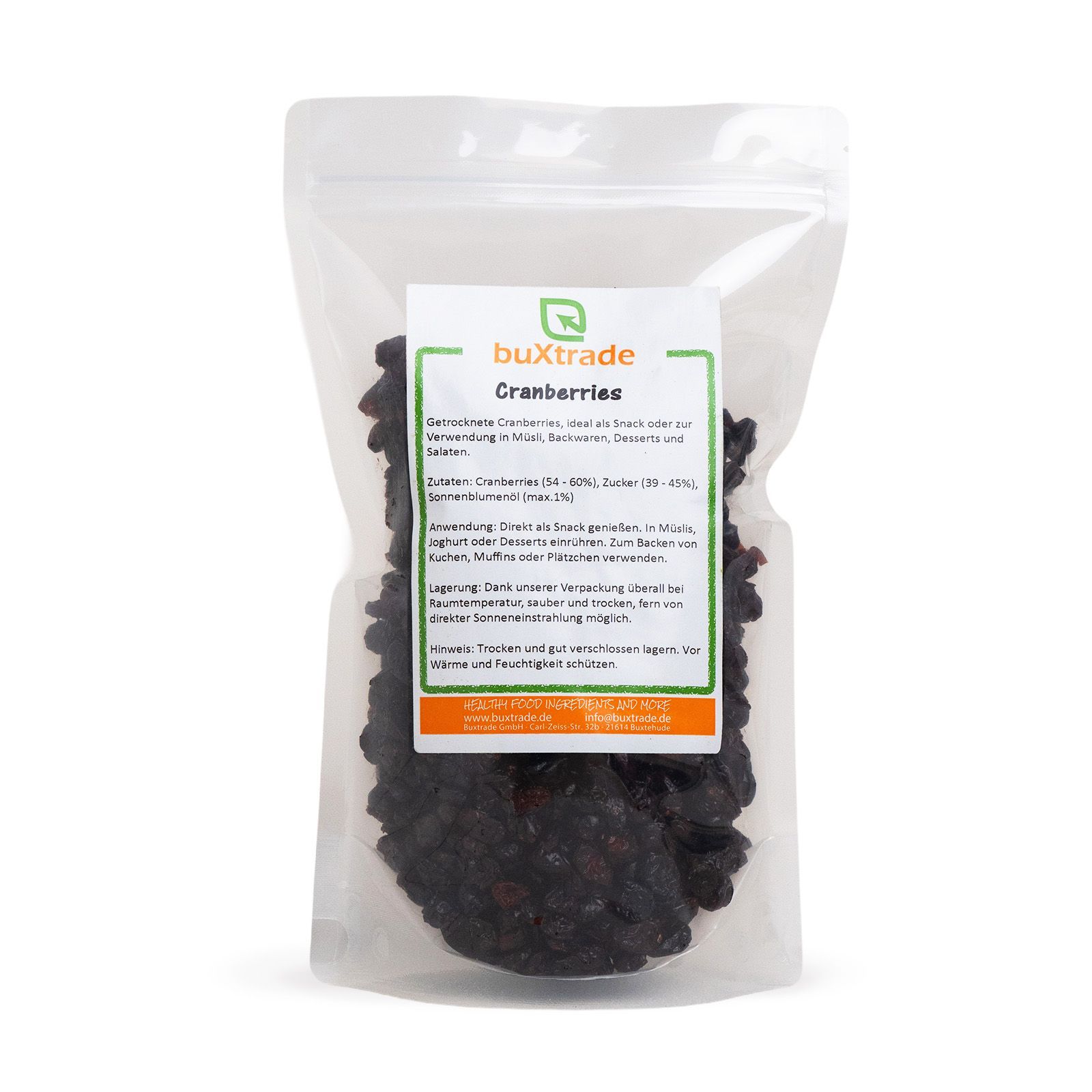Transparente Verpackung mit getrockneten Cranberries. Etikett: buXtrade Cranberries, Produktinformationen.