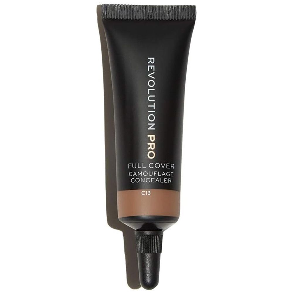 Schwarze Tube mit Aufschrift REVOLUTION PRO, FULL COVER CAMOUFLAGE CONCEALER und Farbton C13.
