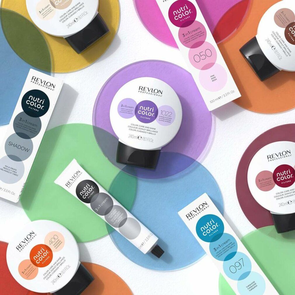 Mehrere Tuben und Flaschen Revlon Nutri Color Filters. Farben: 050, 097, 400, 600, 1022. Text: 3 in 1 cream, Color, Care and Shine.