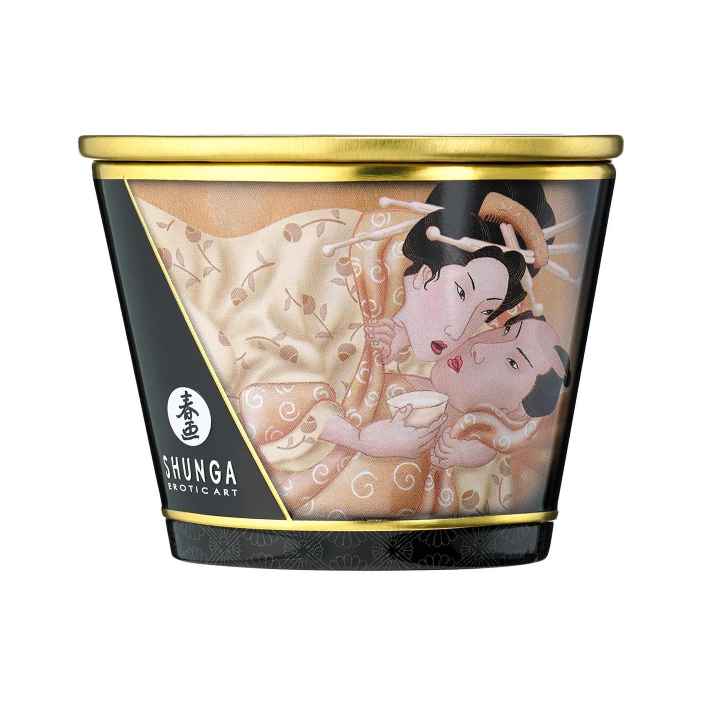 Kerzenbehälter mit goldenem Rand und Deckel. Abbildung von zwei Personen. Schwarzer Bereich mit Logo.