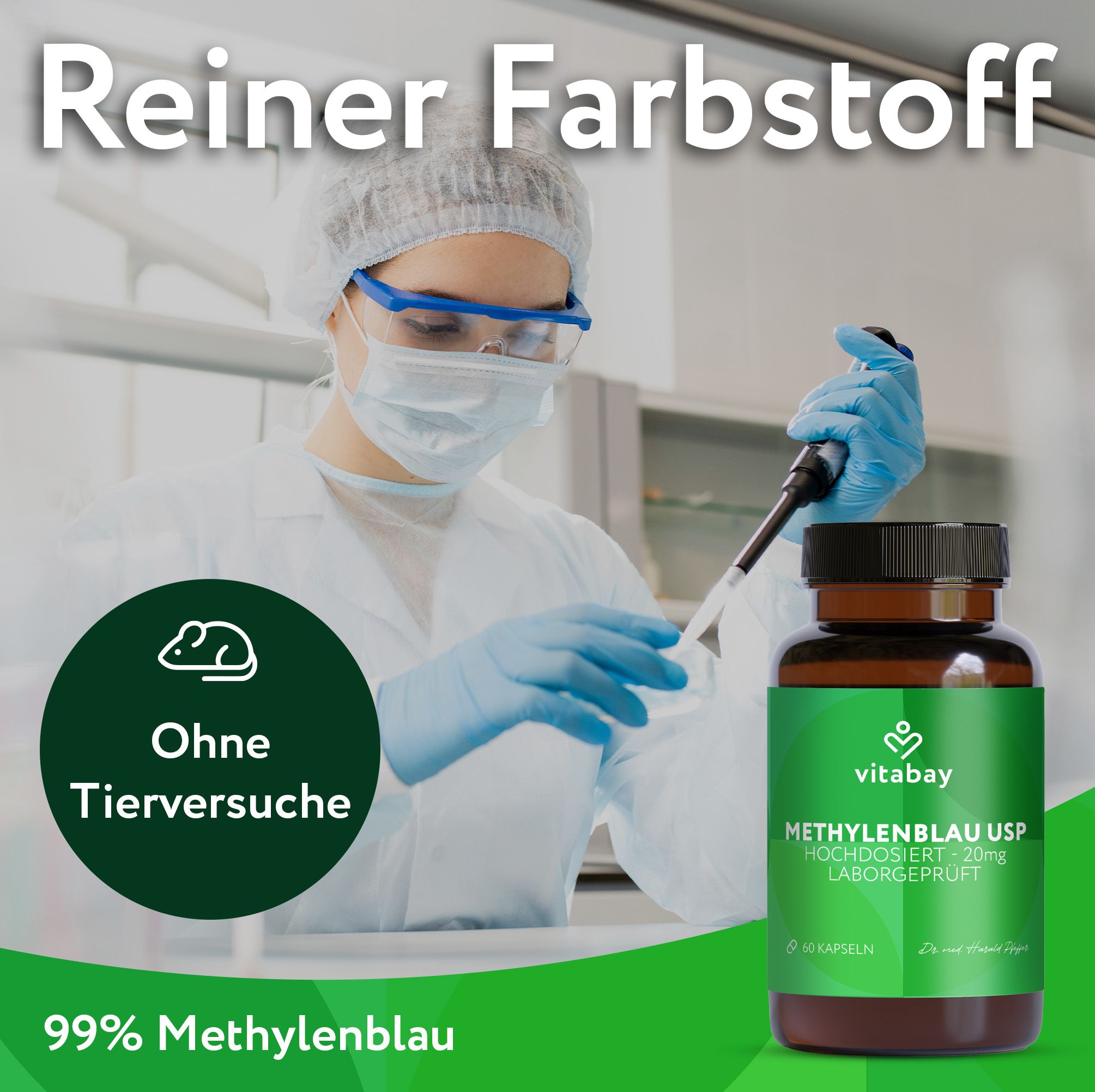 Laborantin mit Vitabay Methylenblau USP 20mg Flasche. Ohne Tierversuche. 99% Methylenblau. Braune Flasche mit grüner Beschriftung.