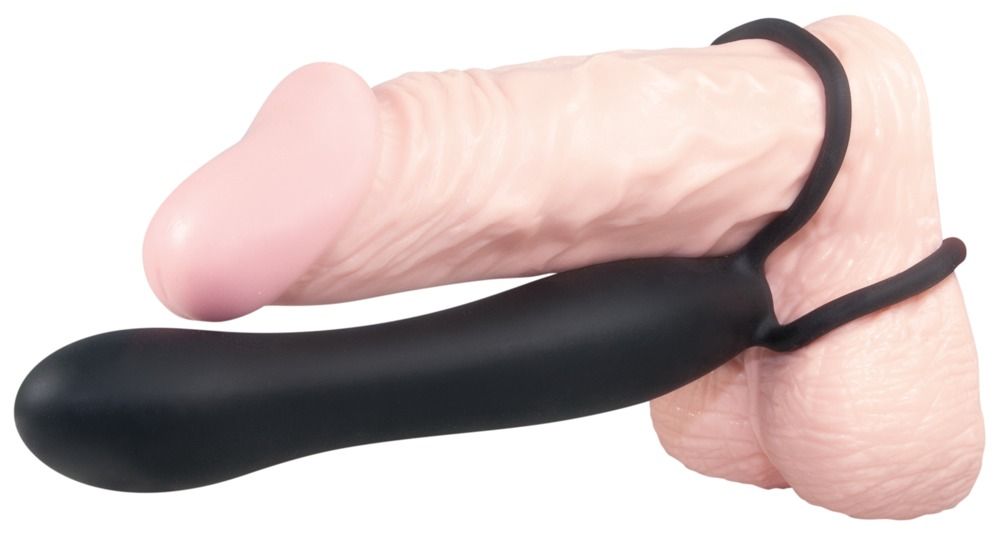 Schwarzer Silikon-Dildo mit Ring, am Penis befestigt. Produktansicht.