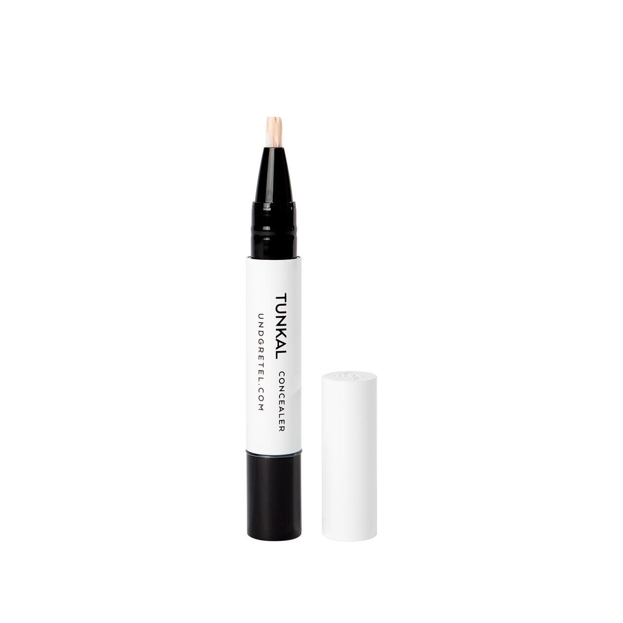 Weißer Concealer-Stift mit schwarzem Ende und Kappe. Aufschrift: TUNKAL CONCEALER.