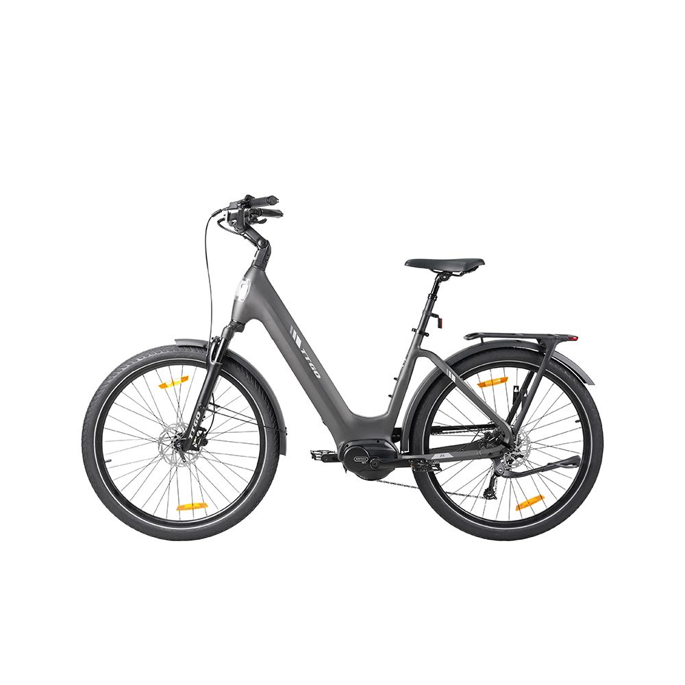 Graues Elektrofahrrad mit schwarzen Reifen und Schutzblechen. Gepäckträger hinten. Gelbe Reflektoren an den Rädern.