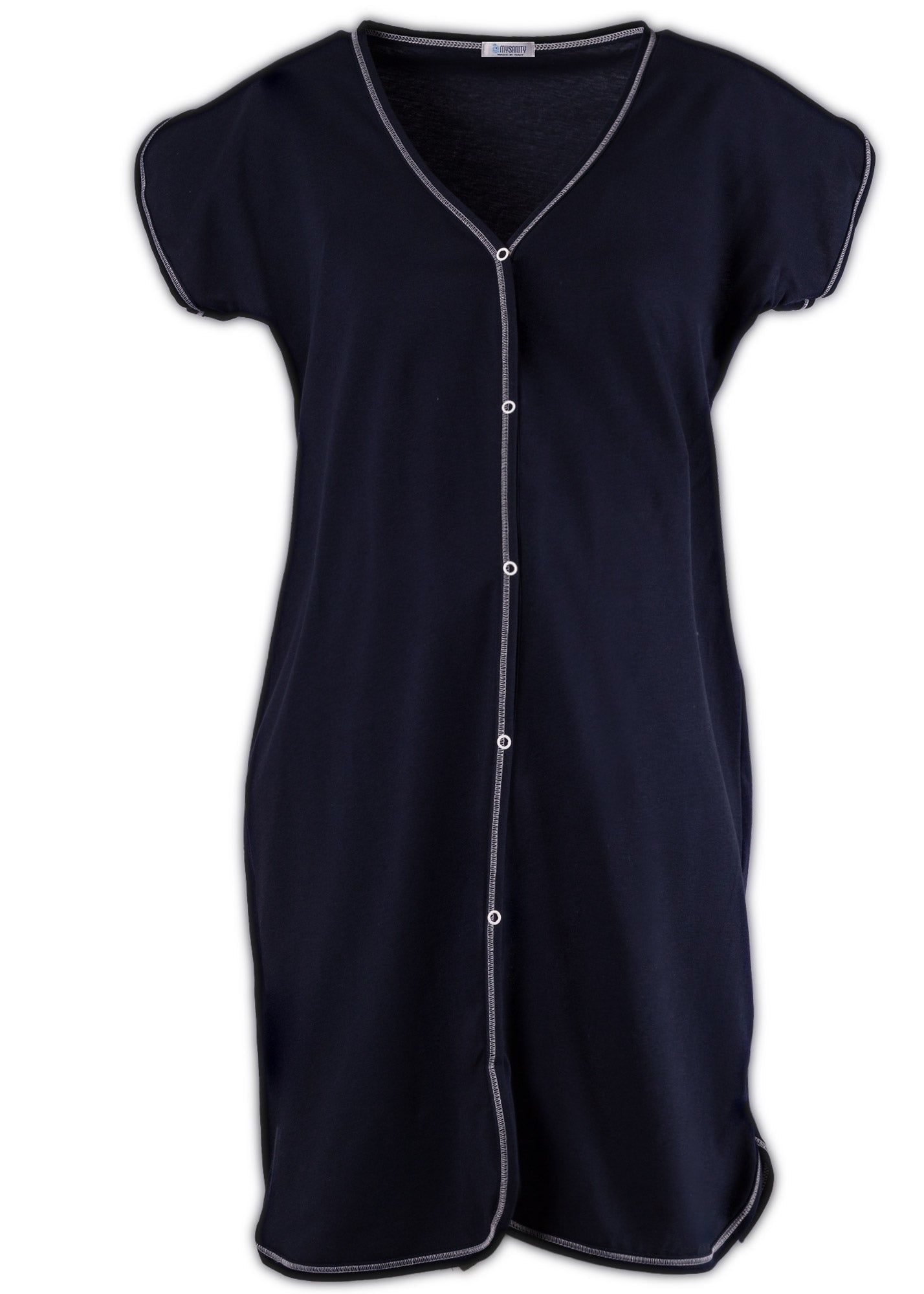 Blaues MYSANITY® Geburtshemd. Kurzärmliges Kleid mit Knöpfen und weißer Naht. V-Ausschnitt.