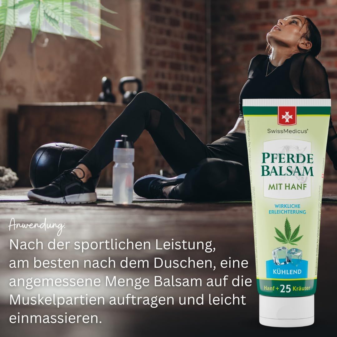 Tube mit Produktnamen und Logo. Enthält Hanf und 25 Kräuter. Kühlend. Neben einer Person.