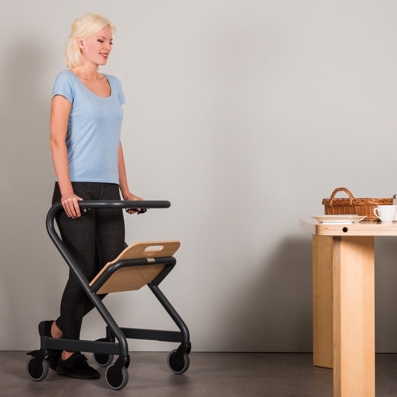 Saljol Wohnraumrollator Page mit HB