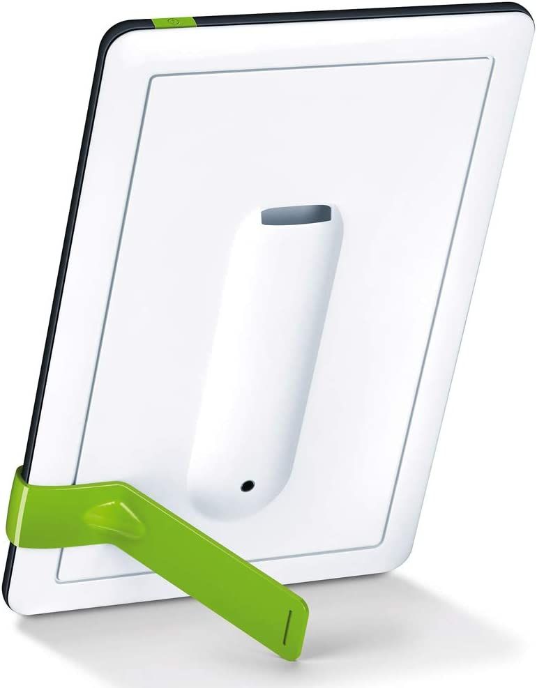 Rückseite der Tageslichtlampe mit Standfuß und grünem Akzent.