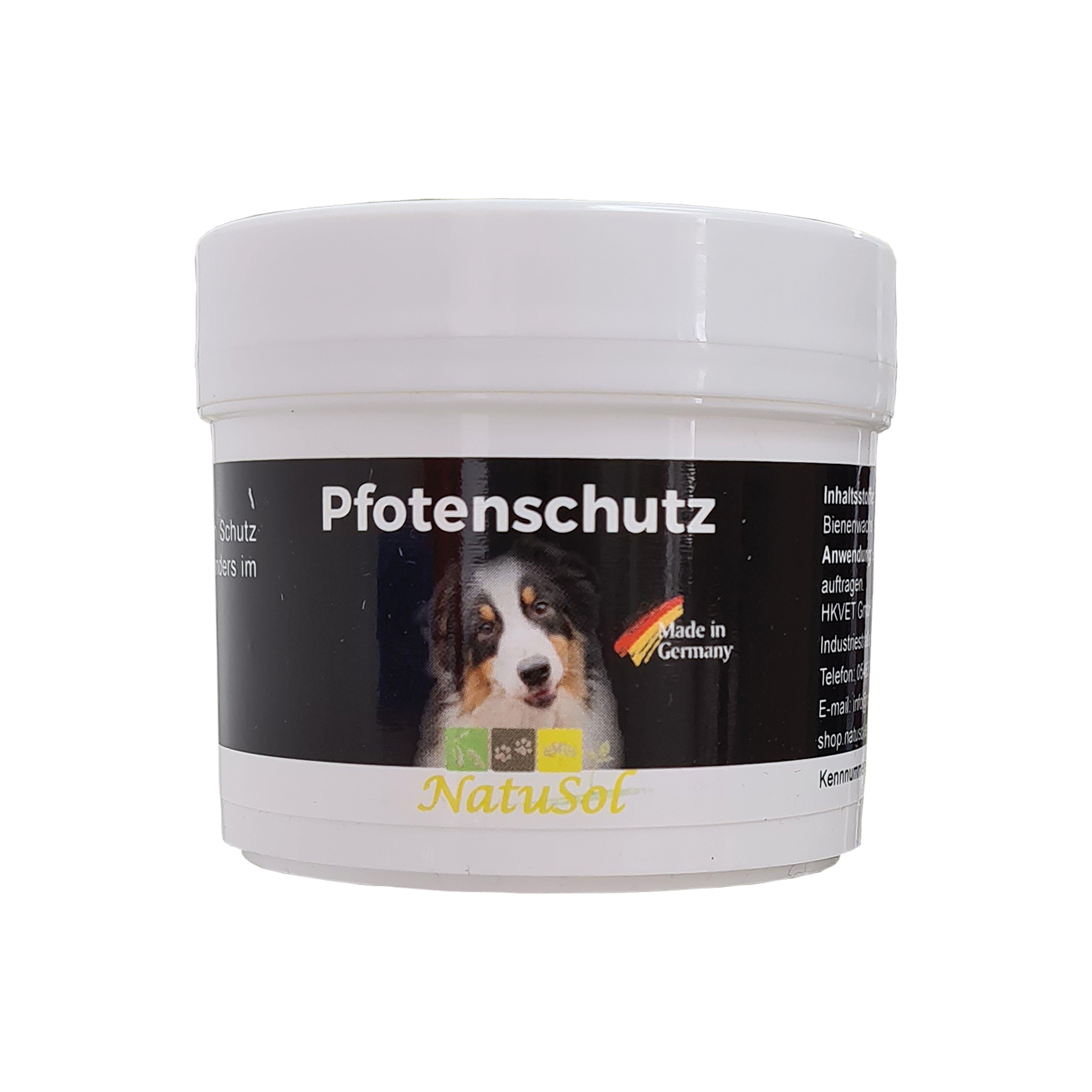Weißer Tiegel mit Etikett. Aufschrift Pfotenschutz, Logo NatuSol und Hundefoto. Made in Germany.