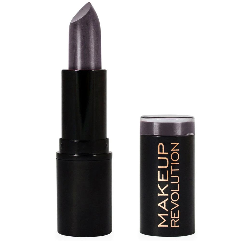 Schwarzer Lippenstift, geöffnet. Schwarze Hülse mit goldfarbenem Schriftzug MAKEUP REVOLUTION. Der Lippenstift ist grau.