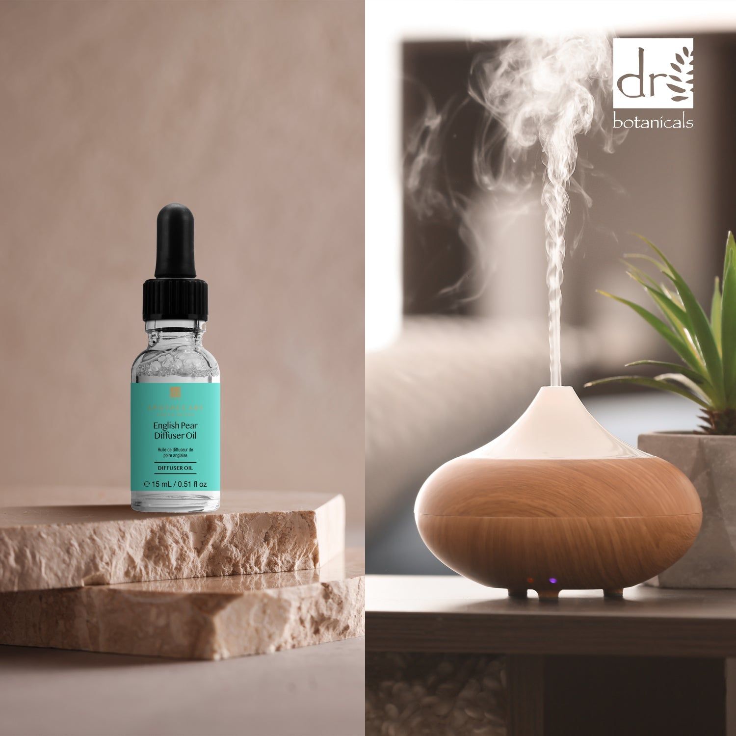 Produktflasche neben Diffusor. Türkisfarbenes Etikett mit Produktbezeichnung. Flasche mit schwarzem Tropfer. Dr Botanicals Logo. Holz-Diffusor.