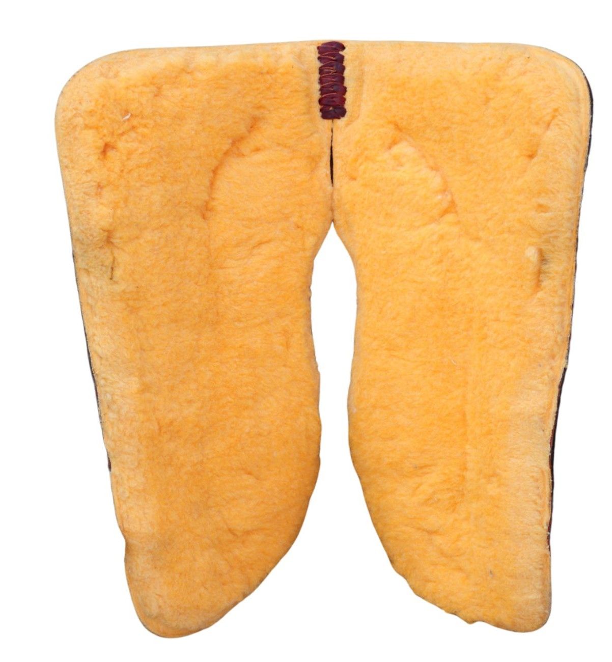 Gelbes, gepolstertes Sattelpad mit Aussparung für den Wirbelkanal. Dunkelbraune Einfassung.