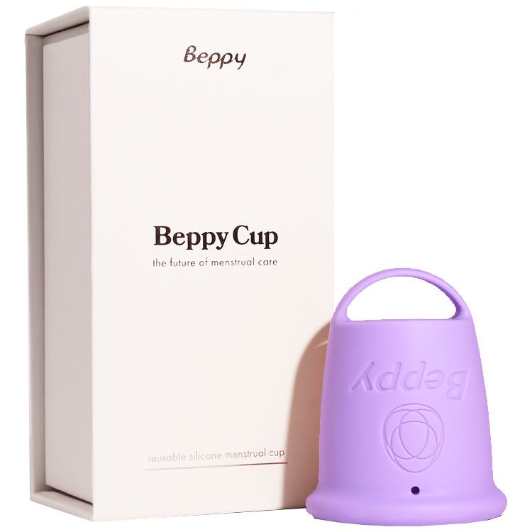 Lila Beppy Cup aus Silikon mit Griff und Verpackung. Wiederverwendbarer Menstruationsbecher.