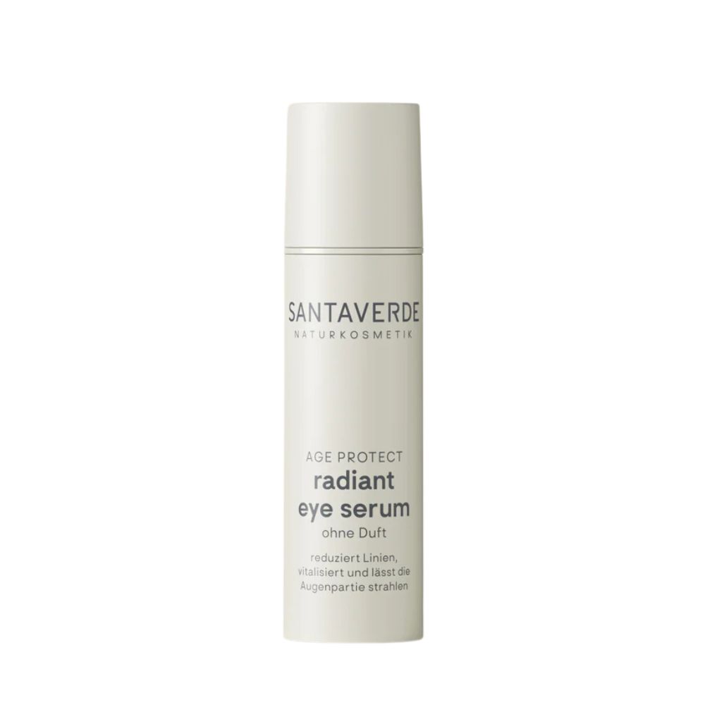 Weißes Serumfläschchen mit SANTAVERDE-Logo und Produktbezeichnung. Text: AGE PROTECT radiant eye serum, ohne Duft.
