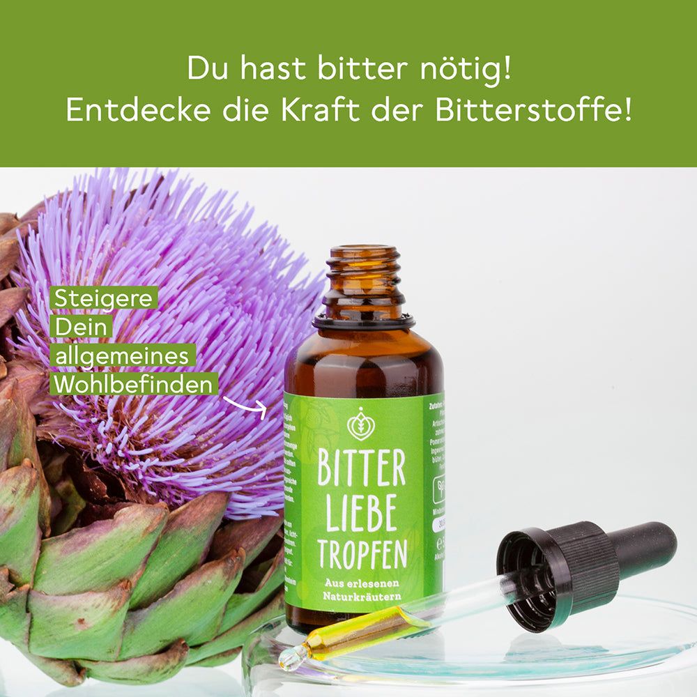 Braune Flasche BitterLiebe Tropfen mit Pipette. Artischocke und Text auf weißem Hintergrund.