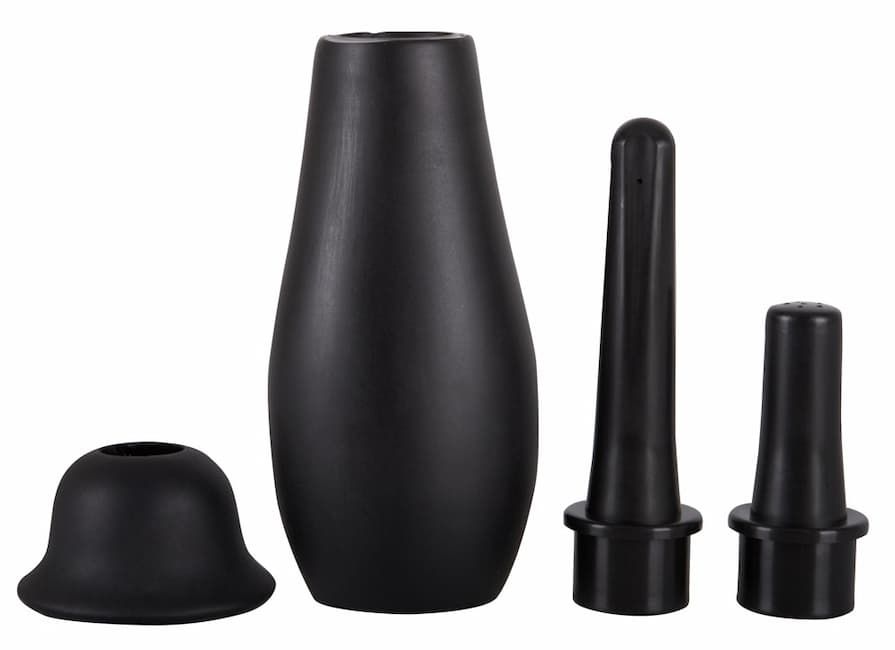 Vier schwarze Komponenten: ein birnenförmiger Behälter, ein Aufsatz, und zwei weitere Aufsätze mit unterschiedlichen Formen.