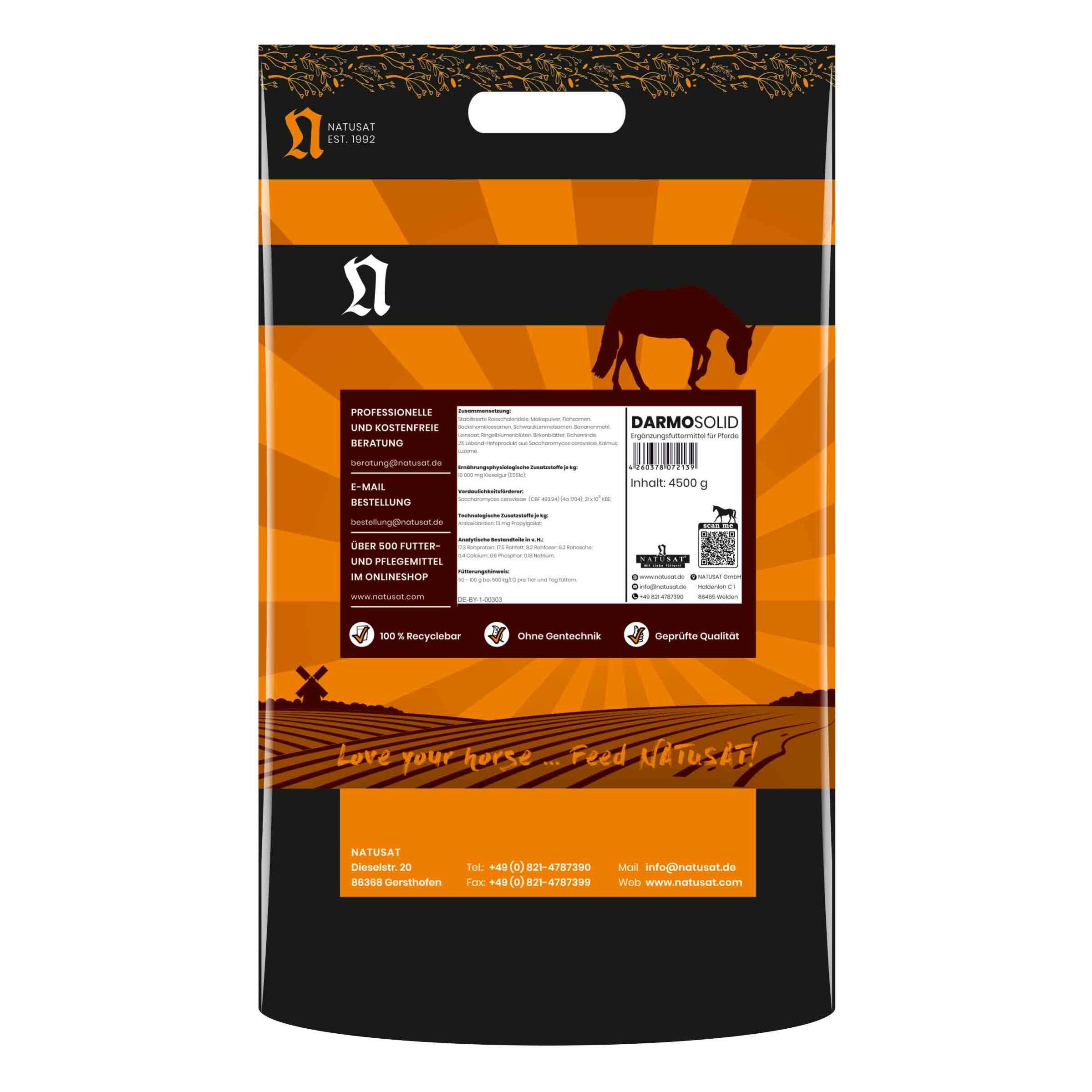 Rückseite der Natusat DarmoSolid Verpackung. Enthält Text, QR-Code, und Logos. Text: DarmoSolid, Natusat, 4500g, 100% recycelbar.