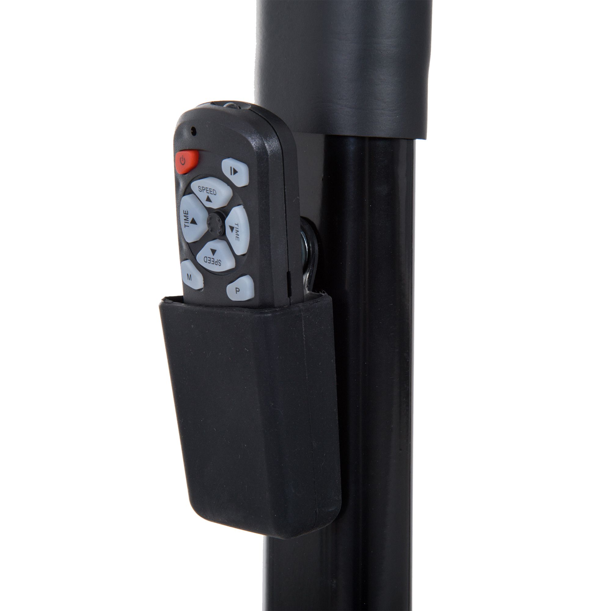 Nahaufnahme einer Fernbedienung in einer Halterung an einem schwarzen Laufband. Tasten für Geschwindigkeit und Funktionen.