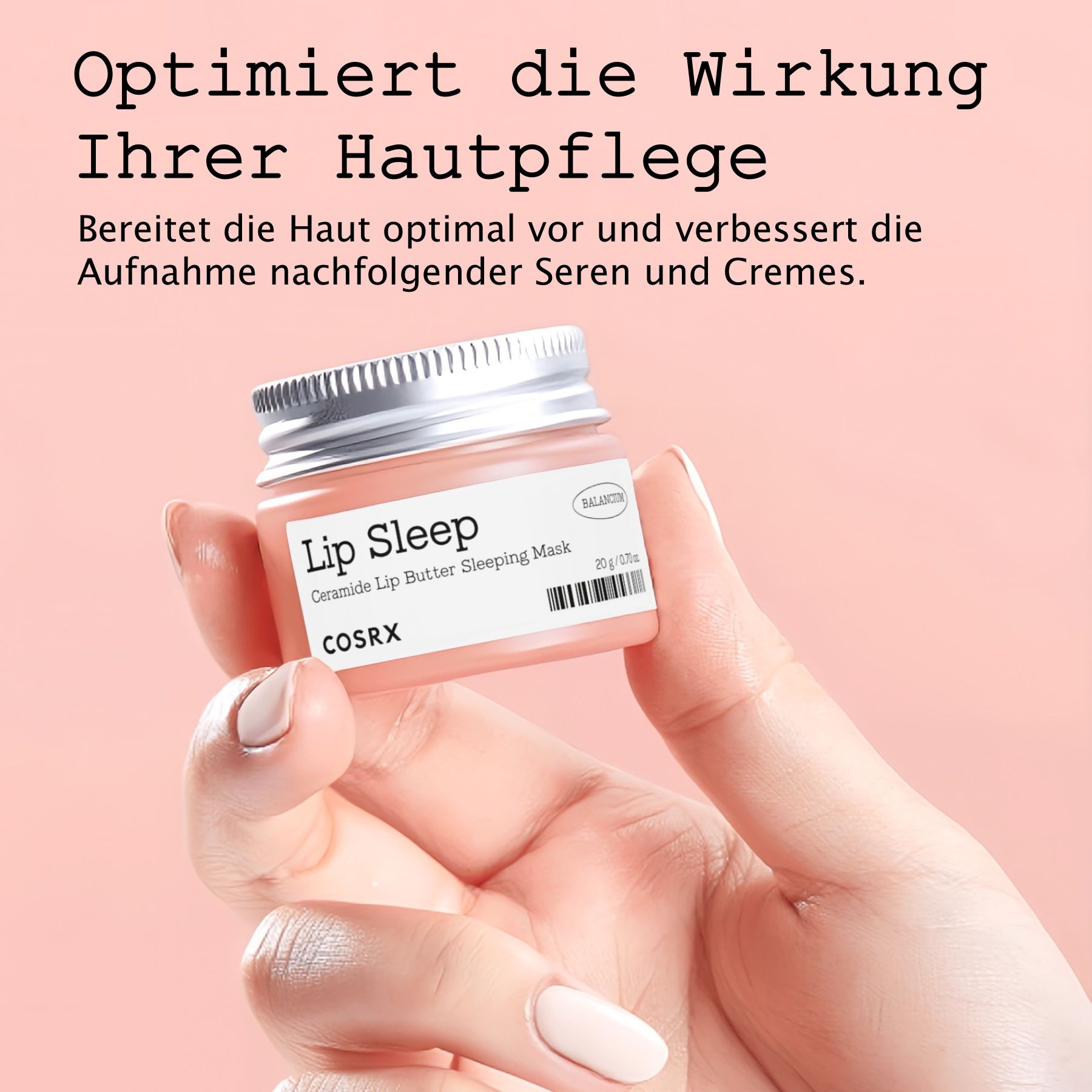 Hand mit Tiegel. Text: Optimiert die Wirkung Ihrer Hautpflege. Bereitet die Haut vor. COSRX.