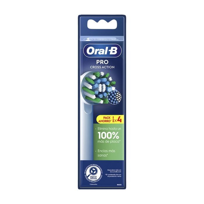 Zahnbürstenaufsätze in Verpackung. Marke Oral-B Pro Cross Action. Packung mit 4 Aufsätzen. Entfernt bis zu 100% mehr Plaque.