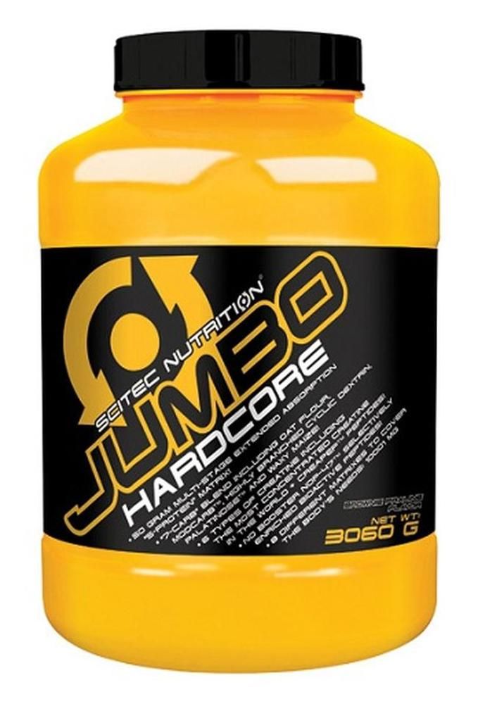 Gelbes Nahrungsergänzungsmittel in einem Behälter mit schwarzem Deckel. Aufschrift: Jumbo Hardcore, 3060 g. Marke: Scitec Nutrition.