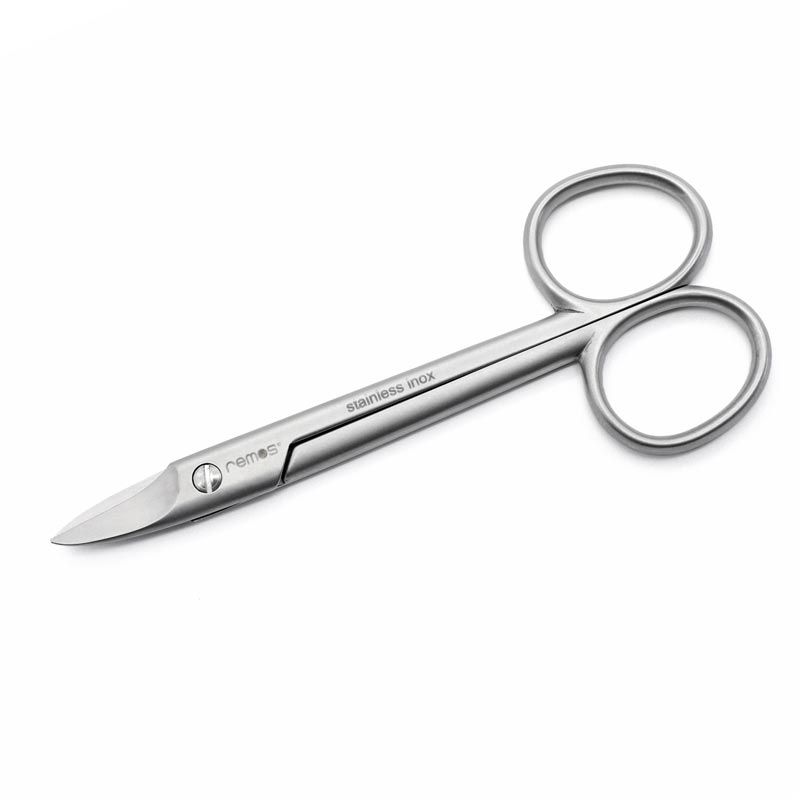 Fußnagelschere aus Edelstahl. Mit abgerundeten Spitzen und Griffringen. Marke: remos. Aufschrift: stainless inox.