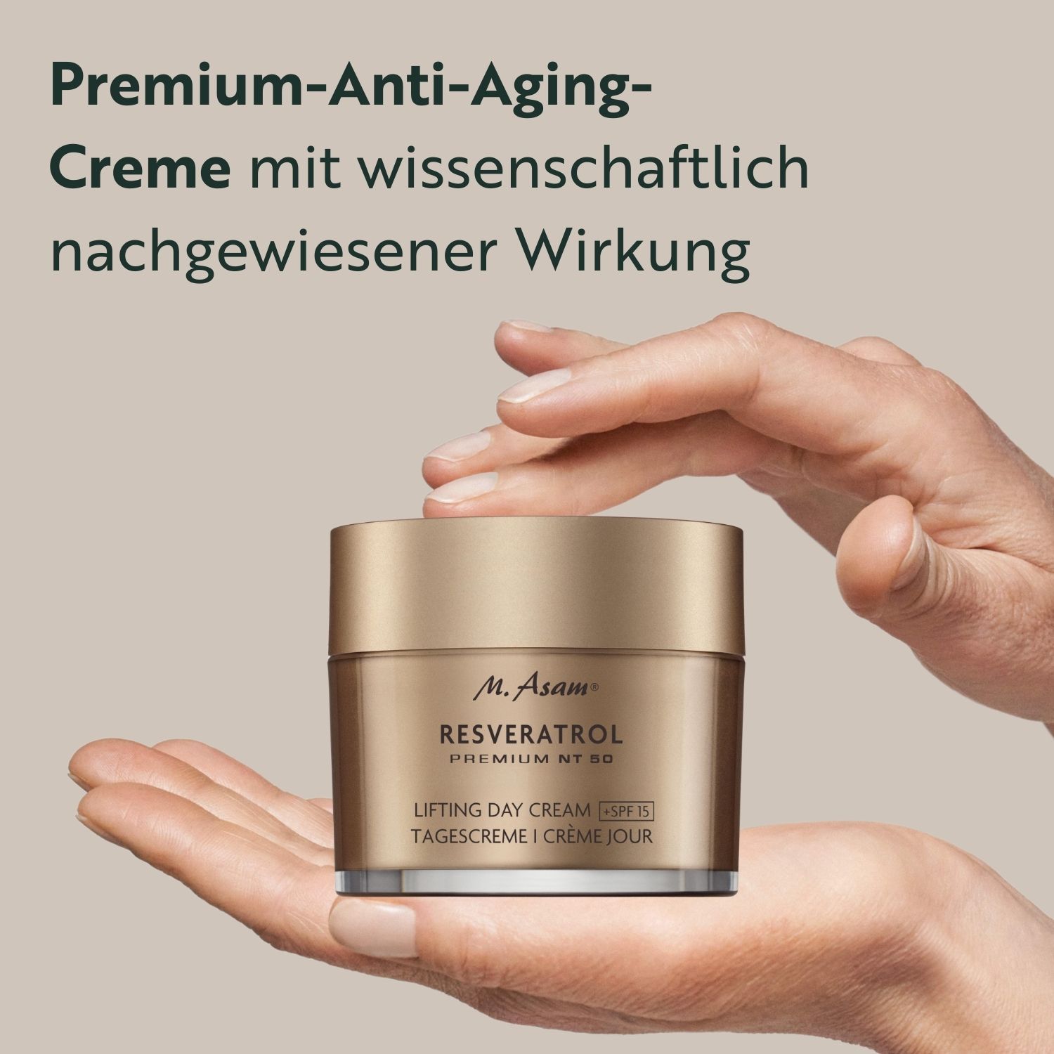 Hände halten einen goldfarbenen Tiegel. Text: Premium-Anti-Aging-Creme mit wissenschaftlich nachgewiesener Wirkung. Produktansicht.