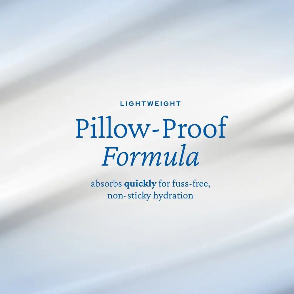 Text auf hellem Hintergrund. Überschrift: Pillow-Proof Formula. Text: absorbs quickly for fuss-free, non-sticky hydration.