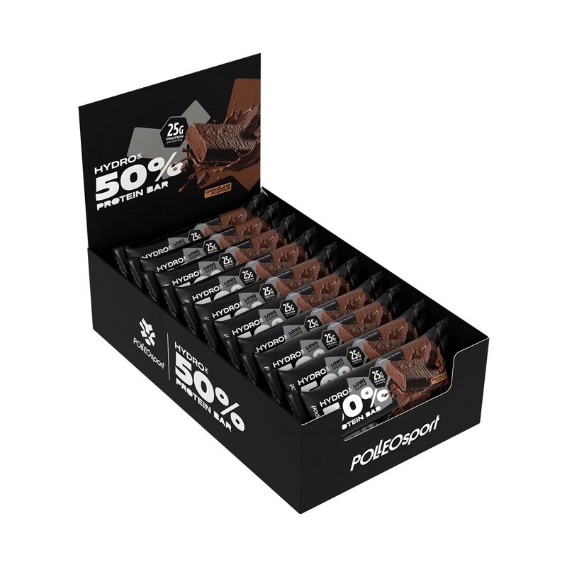 Schwarzer Karton mit Proteinriegeln. Aufdruck: Hydro 50% Protein Bar, 25g. Riegel mit Schokoladenstückchen.