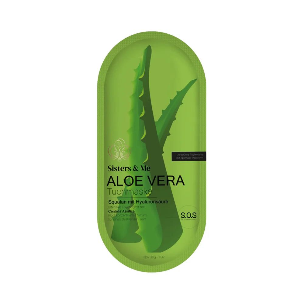 Grüne Verpackung mit Aloe Vera-Motiv und Produktinformationen. Text: Sisters & Me, Aloe Vera Tuchmaske.