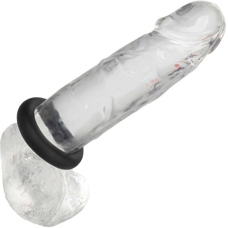 Transparenter Penis mit schwarzem Silikonring am Ansatz.