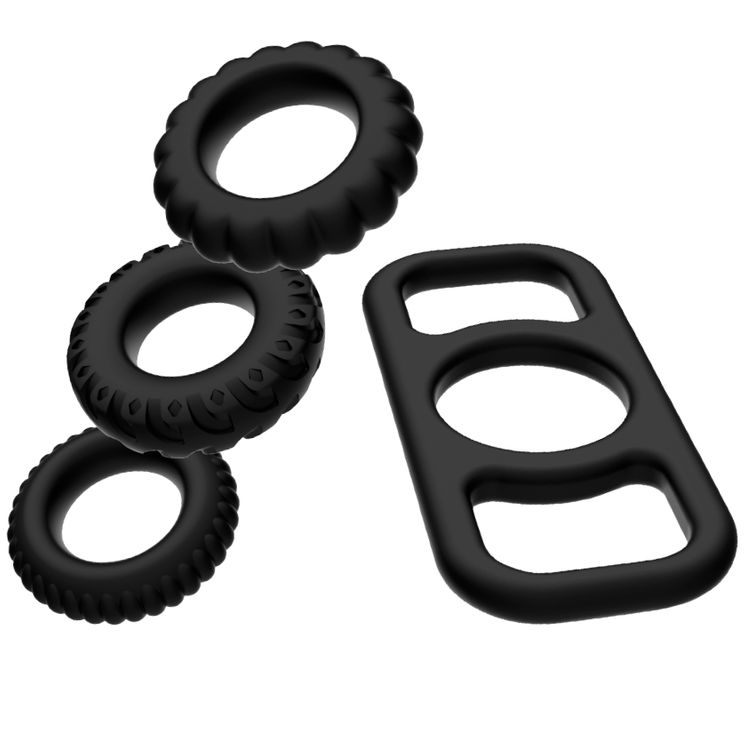 Vier schwarze Penisringe aus Silikon. Drei Ringe mit unterschiedlichen Oberflächenstrukturen, ein Ring mit drei Öffnungen.