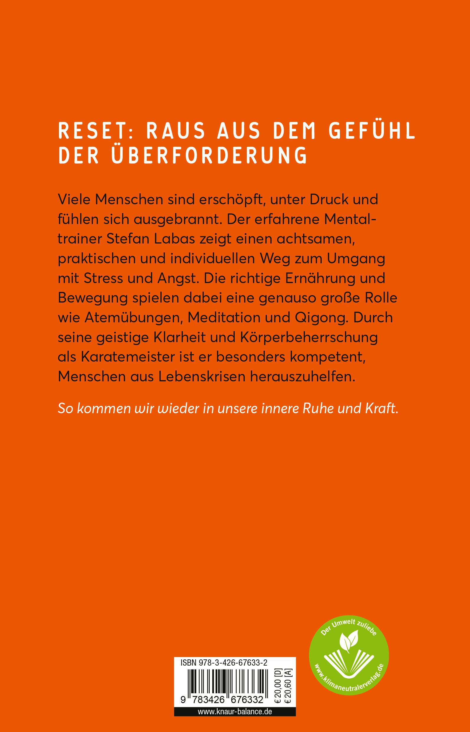 Buchrückseite. Titel: RESET: Raus aus dem Gefühl der Überforderung. Text auf orangefarbenem Hintergrund. Umweltzeichen.