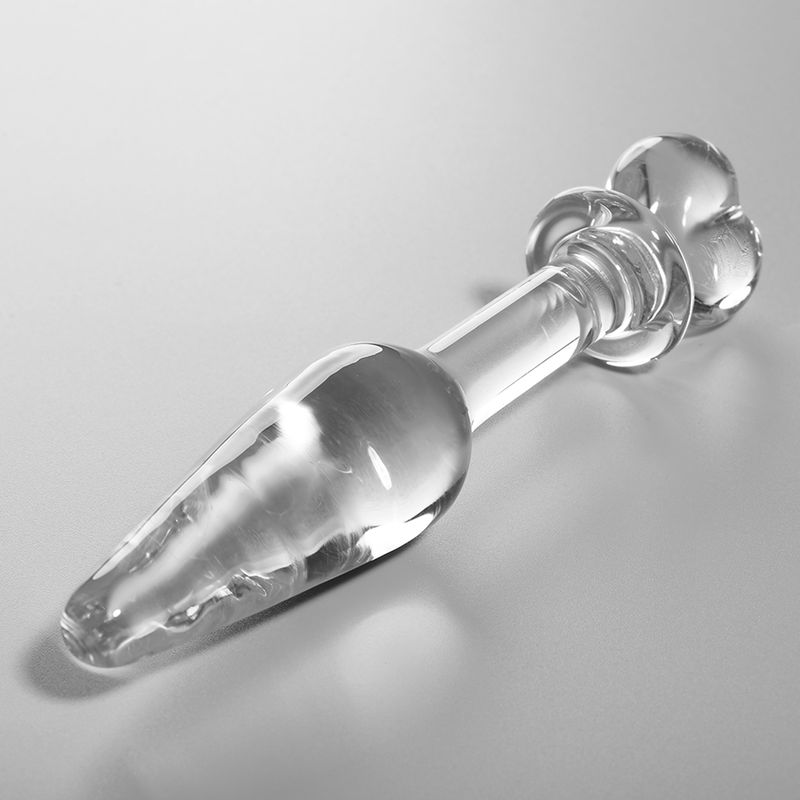 Glas-Analplug mit Herzgriff, 13,5cm lang, 3cm breit. Produkt im Karton, Seitenansicht.