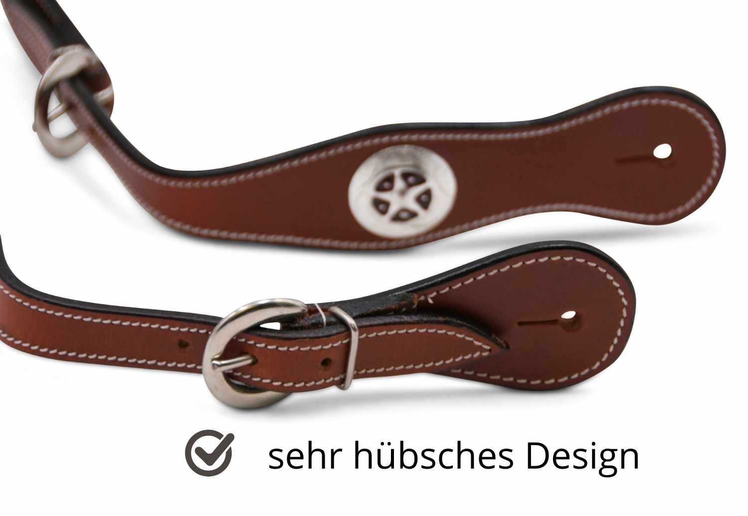 Zwei braune Leder-Westernsporenriemen mit silbernen Verzierungen und Schnallen. Weiße Nähte. Text: sehr hübsches Design.