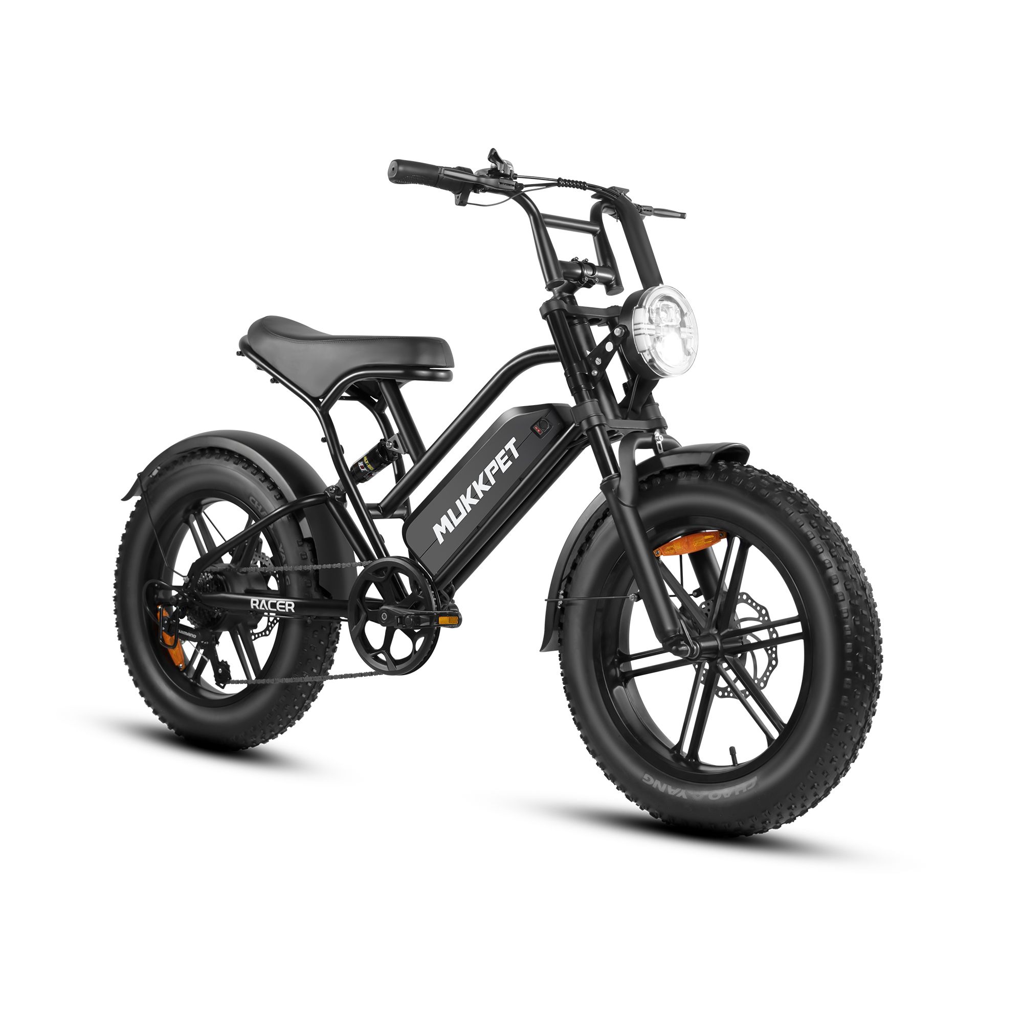 Schwarzes Elektrofahrrad, Frontansicht, Marke MUKKPET, Modell RACER, breite Reifen.