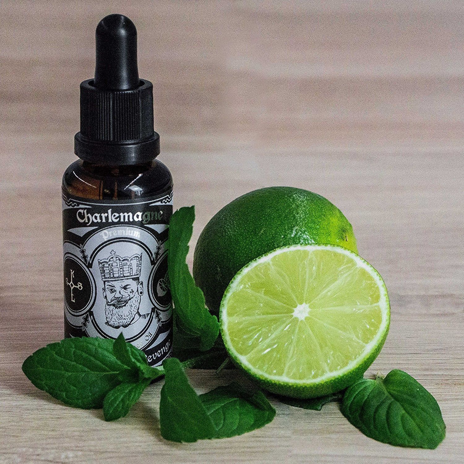 Braune Pipettenflasche neben Limetten und Minzblättern.