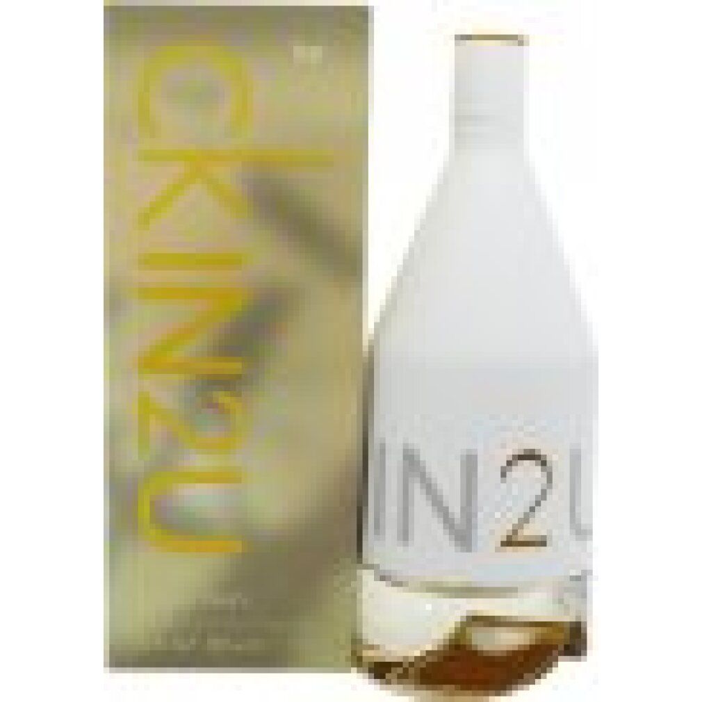 Parfümflasche und Verpackung. Flasche weiß mit Schriftzug IN2U. Verpackung goldfarben mit Schriftzug CK IN2U.