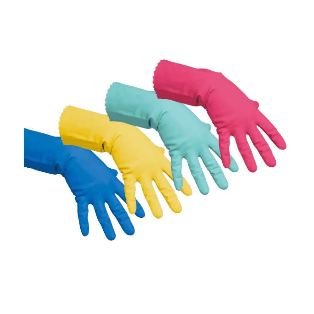 Vier farbige Gummihandschuhe. Blau, gelb, türkis und pink. Die Handschuhe sind auf einer weißen Oberfläche angeordnet.