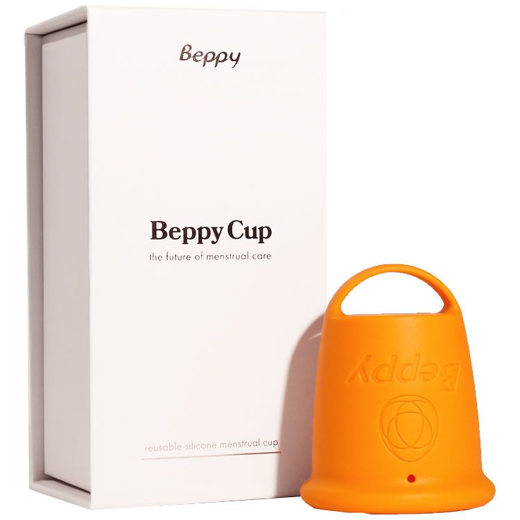 Orange Beppy Cup aus Silikon mit Griff und Verpackung. Wiederverwendbarer Menstruationsbecher.