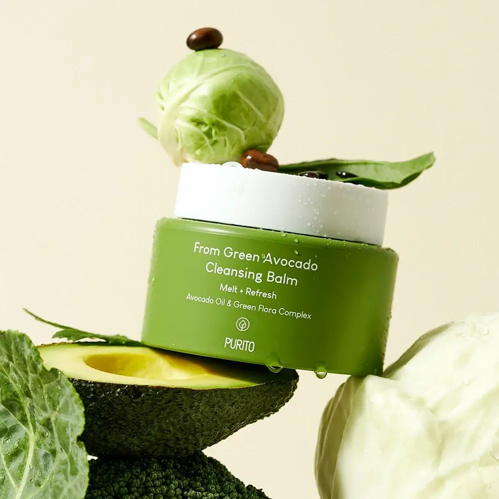 Grüner Tiegel mit Avocado, Kohl und Sprossen. Aufschrift: From Green Avocado Cleansing Balm. Marke: PURITO.