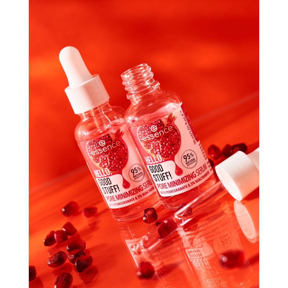 Zwei Flaschen Serum mit Pipette. Aufschrift: Hello, Good Stuff! Porenverfeinerndes Serum. Mit Granatapfel und 2% Macadamia.