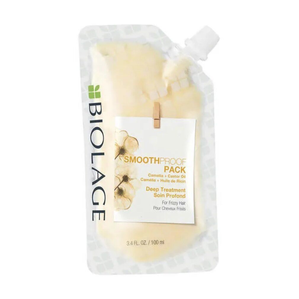 Beutel mit cremiger Substanz. Aufkleber mit Produktnamen und floralem Design. Marke Biolage. Text: Smoothproof Pack, Deep Treatment.