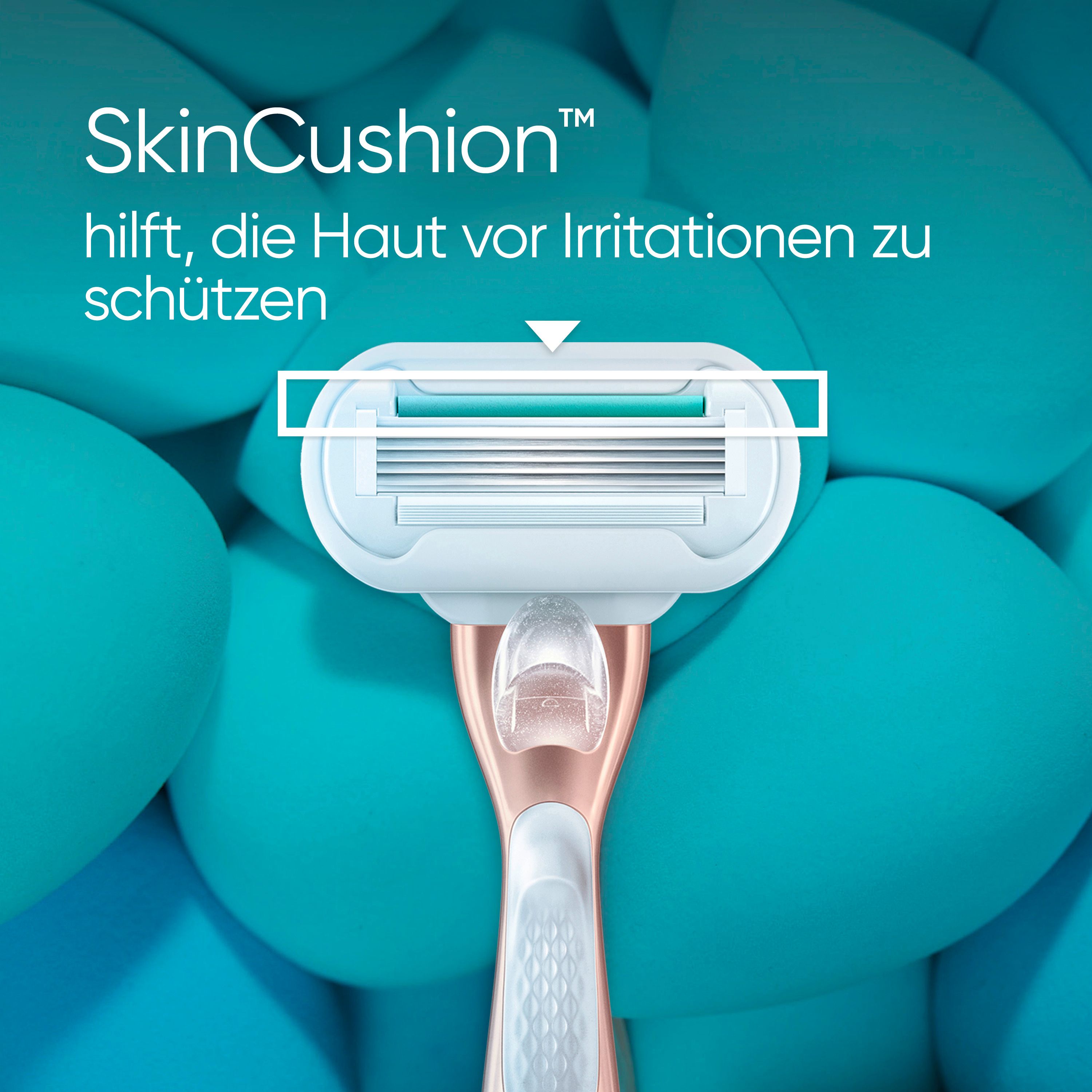 Nahaufnahme einer Gillette Venus Rasierklinge. SkinCushion hilft, die Haut vor Irritationen zu schützen.