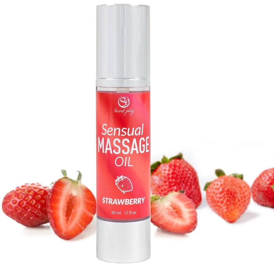 Rote Flasche mit silberner Pumpe. Aufschrift: Sensual Massage Oil Strawberry. Erdbeeren im Hintergrund.